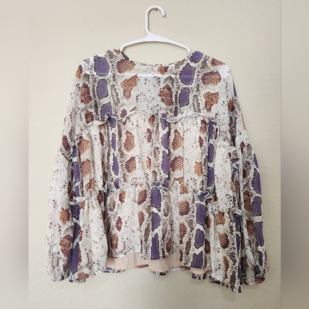 TCEC Snake Print Ruffle Top Size Small